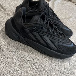 Black Adidas Ozelia
