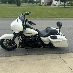 2018 Harley Street Glide Special