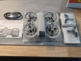 DJI Neo Drone with 2 extra Propellers