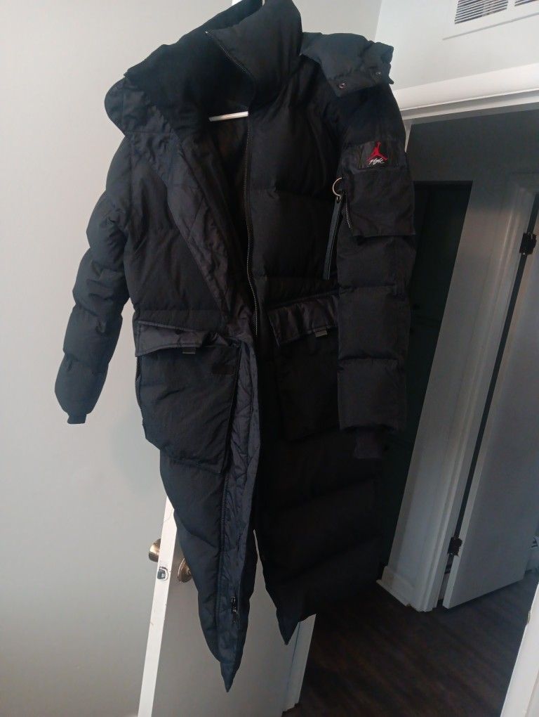Woman's Jordan Puffer Jacket
