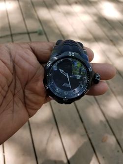 Invicta 19299 online