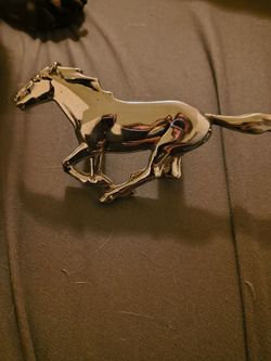 Mustang emblem