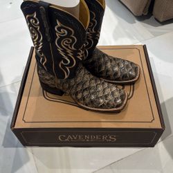 Cavenders Fish Boots Size 10