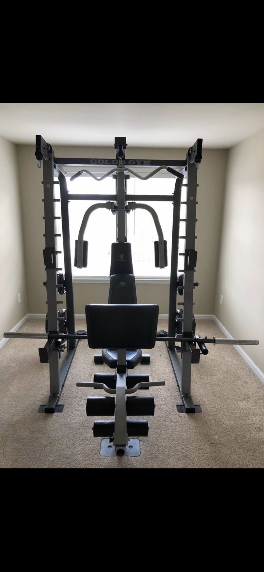 Gold’s Gym Platinum Smith Machine, adjustable bench included. (complete home gym)