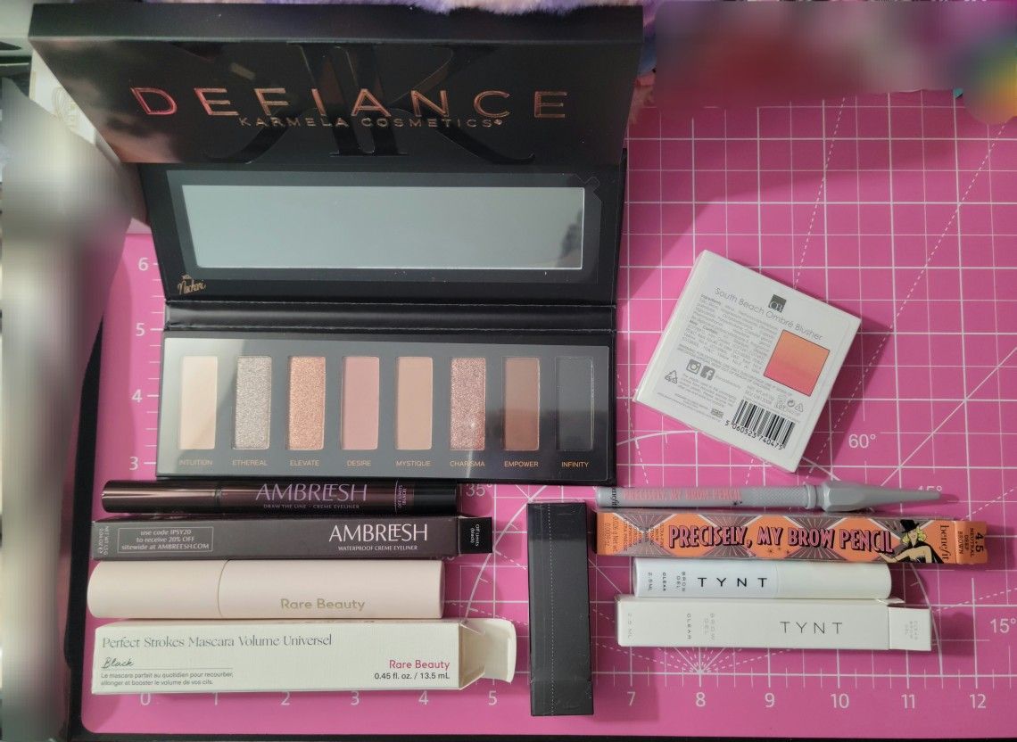 7pc Makeup Bundle + High-End Freebies