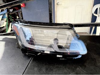 2018-2021 Land Rover Range Rover L405 right passenger side headlight Oem