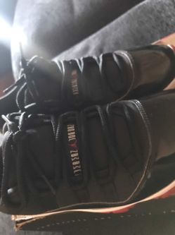 Nike Jordan 11s retro  bred lows size 9.5