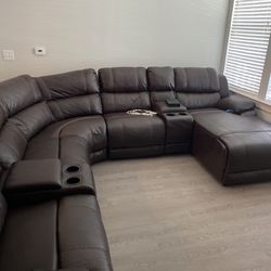 Recliner Sectional.