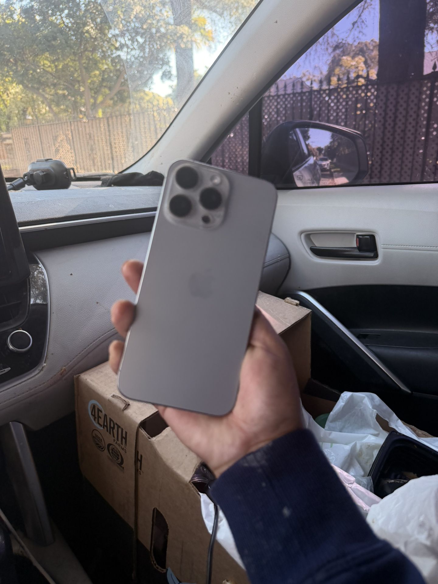 iPhone 15 Pro Max 256 AT&T Cricket