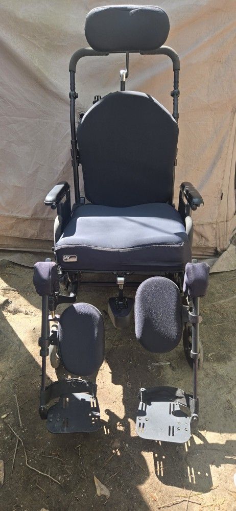 ~Quickie Iris Wheelchair