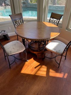 Circle Dining Table Set