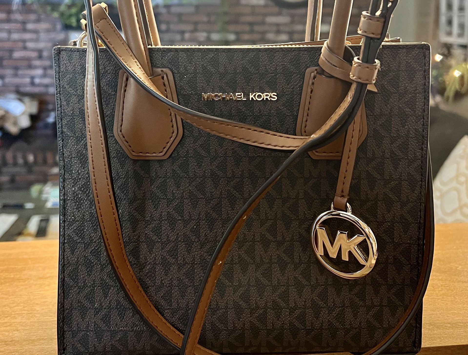 Michael Kors Accordion Crossbody bag