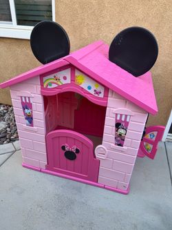 Mini Mouse play house