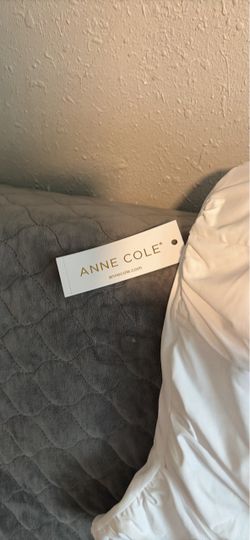 Anne Cole Gray Quilted Blanket or Coverlet