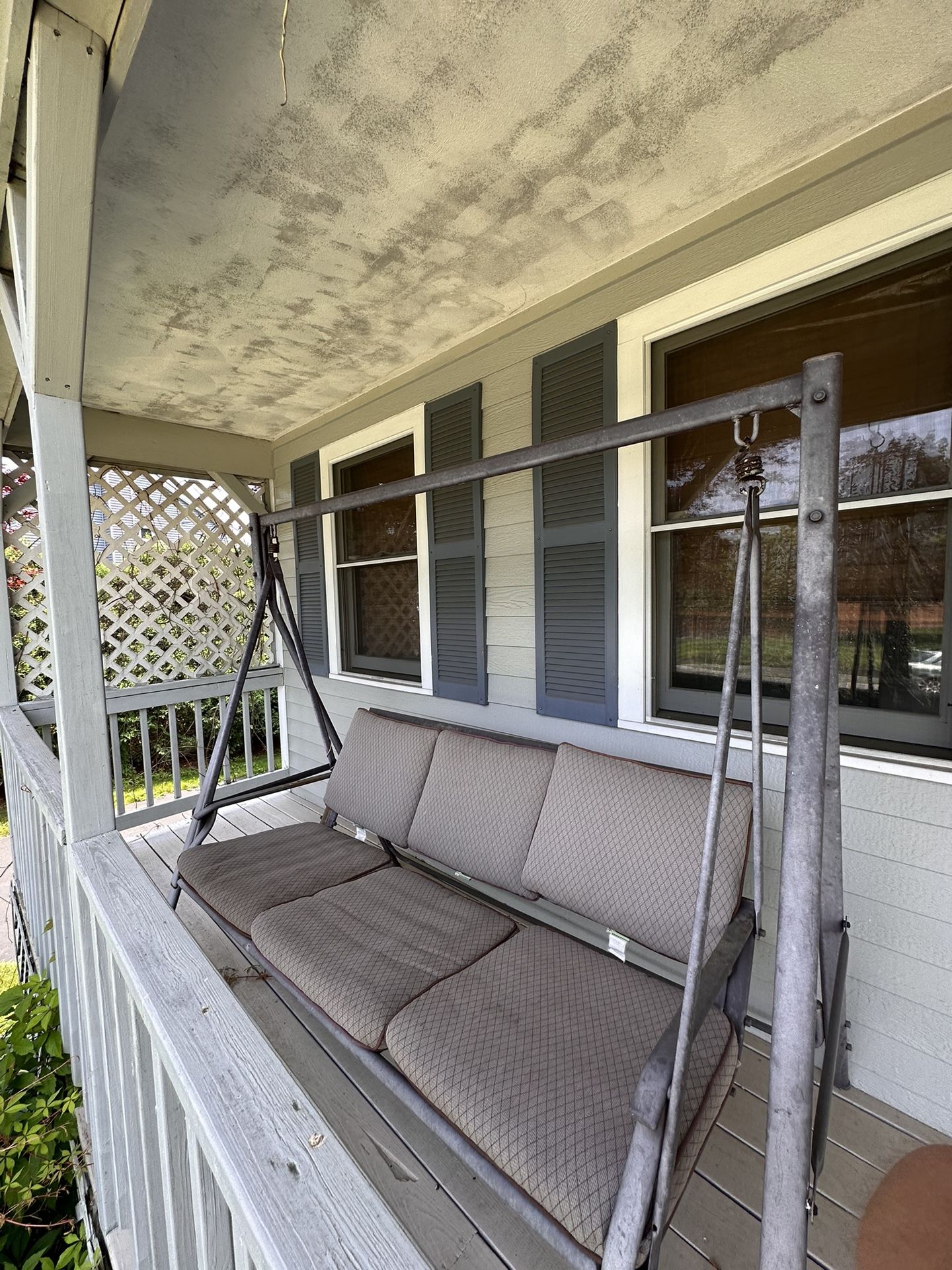 3-person metal porch swing with removable mat
