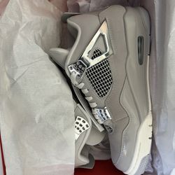 Jordan 4s