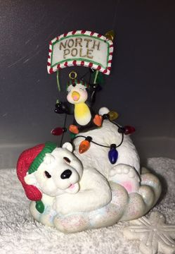 To bear ornaments
