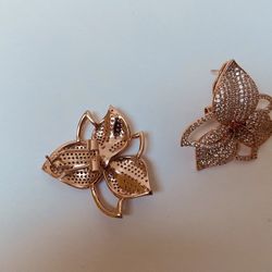 Sparkling Floral Earrings