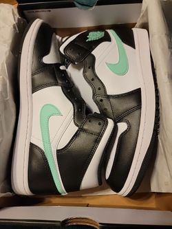 Air Jordan 1 Mid “White/Green Glow‑Black” – Size 11.5