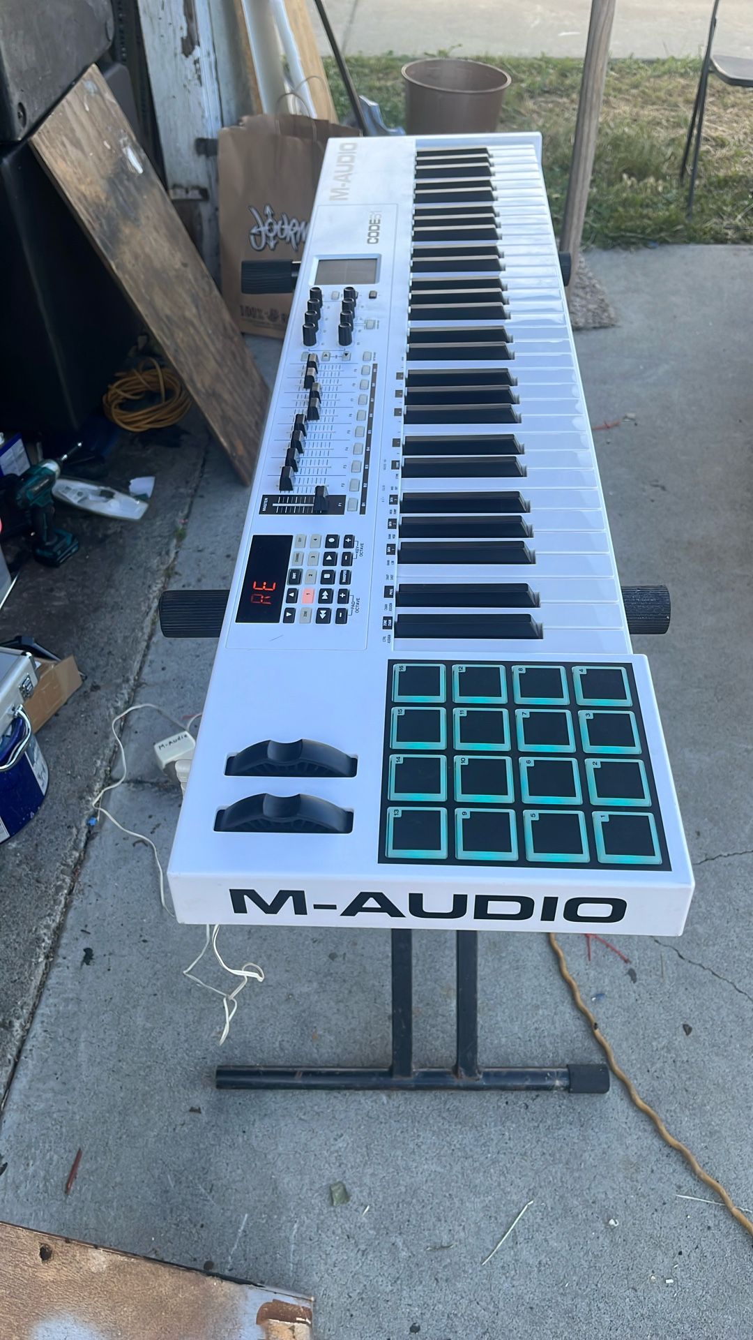M-AUDIO  CODE61 midi Controller