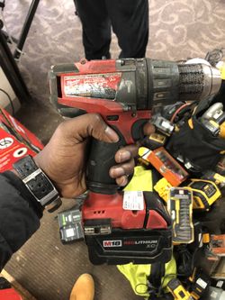 Milwaukee hammer drill W/ Battery & Charger!! Negotiable
