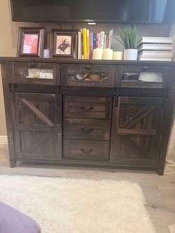 Dresser like new