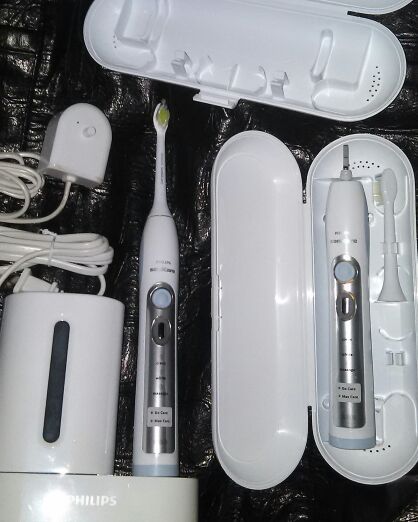 Brand New! Philips Sonicare FlexCare Whitening Edition