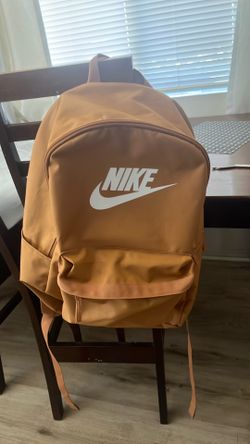 Nike back pack seminueva bonita