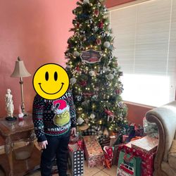 9ft Pre-lit Christmas Tree 