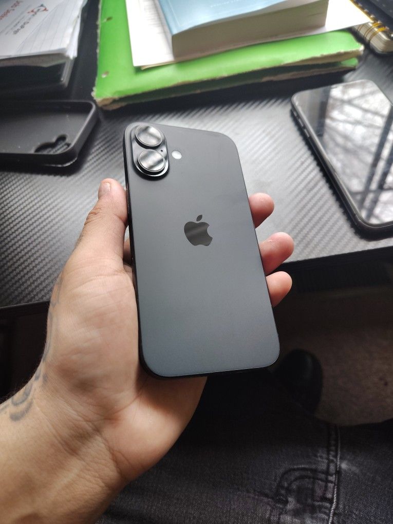 iPhone 16