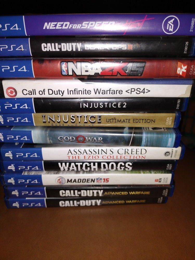 PS4 Console 2 Controllers 13 Games
