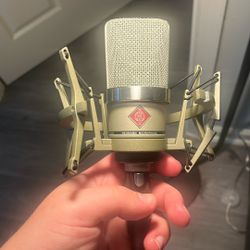 Neumann TLM102 Mic With Shock mount And Cable 