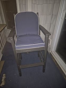 2 outdoor Bar Stools with cushions