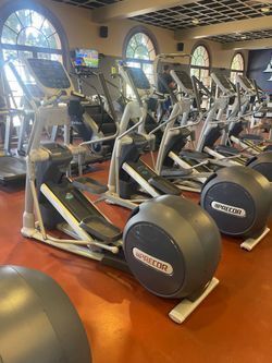Precor 815 EFX Elliptical Fitness Crosstrainer 4 Available!!
