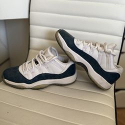 Jordan 11 Retro Low Navy Snakeskin