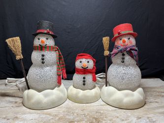Avon Chilly Snow Light-Up Family 