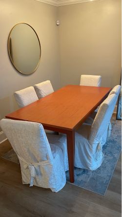 BIG dining table that extends!