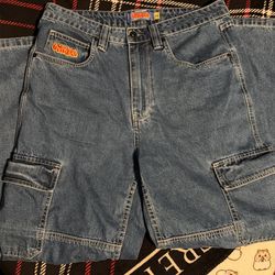 Pants size 30 pockets on the side