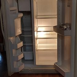 Kenmore Refrigerator 