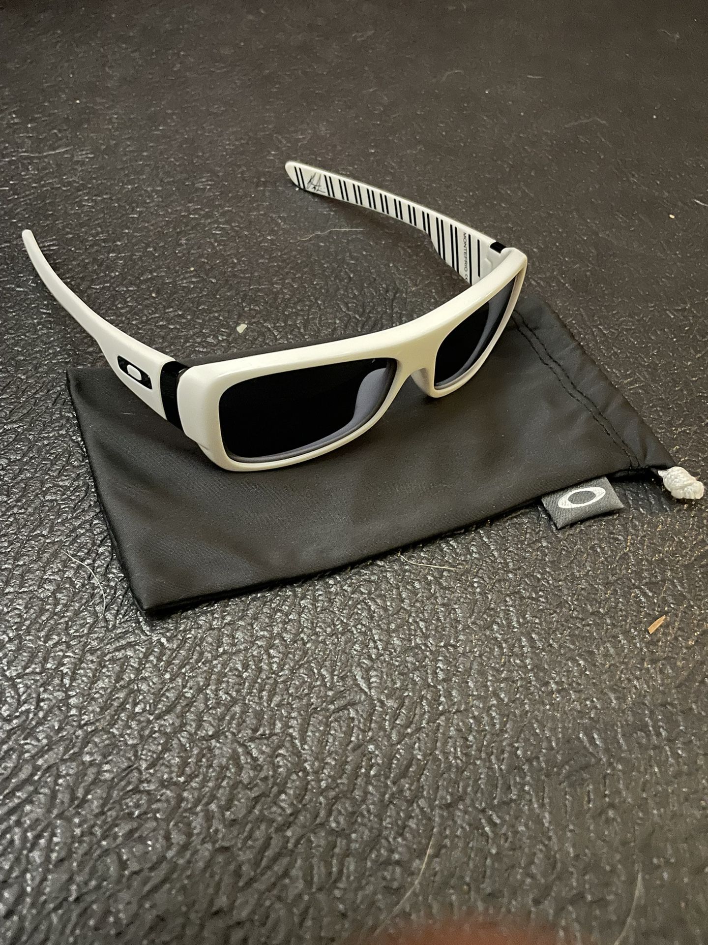 Oakley Sunglasses With Case