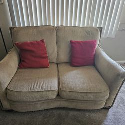 FREE!!!! LOUNGE CHAIR AND LOVESEAT 