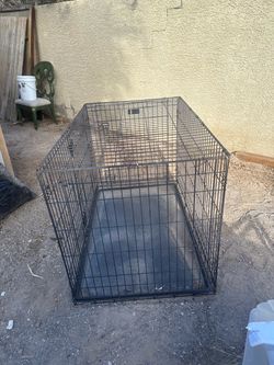 Dog cage good condition