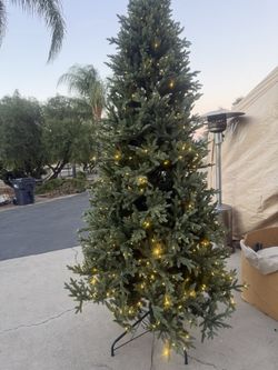 Costco 9’ pre lit Xmas tree