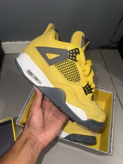 Jordan 4 lightning Sz 9