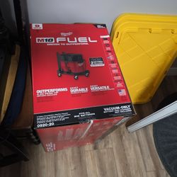 Milwaukee M18 Fuel 9gal Vacuum 