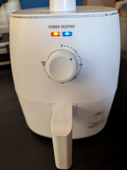White Compact Air Fryer with Timer Dial