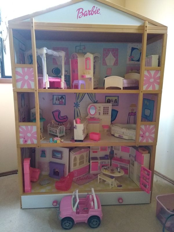 Barbie 2004 original doll house with all furniture pieces