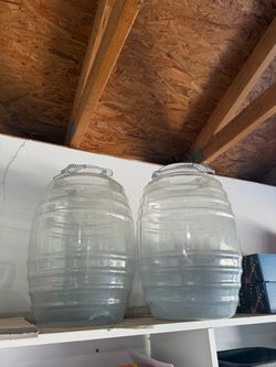 Clear plastics for agua Fresca