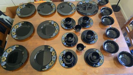 Vintage Arcoroc France "Julie" Pattern Black Glass Floral Dinnerware Set - 28 Pieces