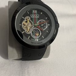 Gucci Pantcaon Men’s Watch 